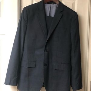 Banana Republic blue men’s suit. Sz 40r